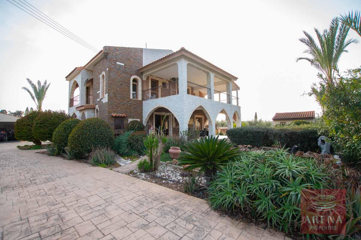 2-5-bed-villa-in-Pervolia-6045