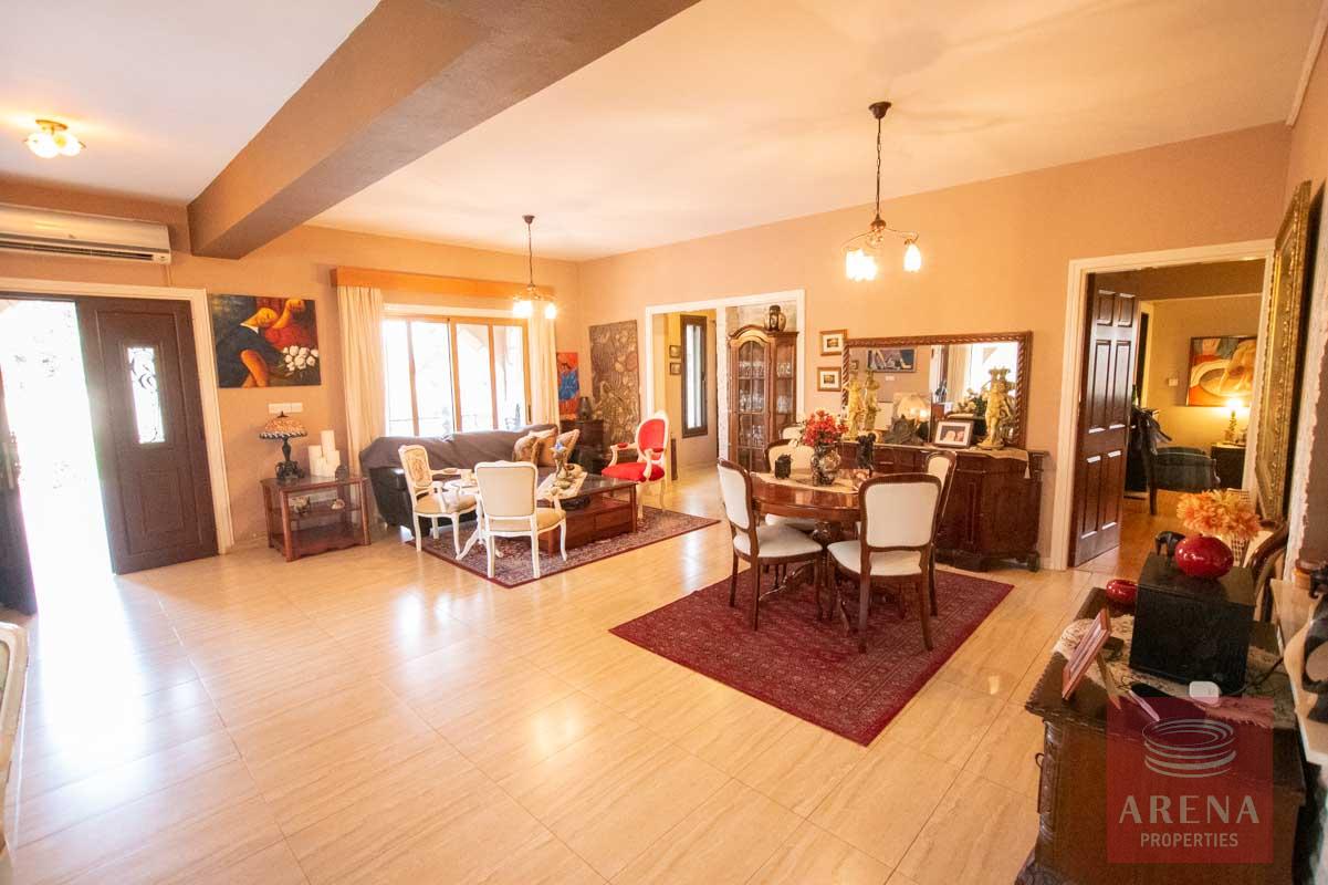 21-5-bed-villa-in-Pervolia-6045