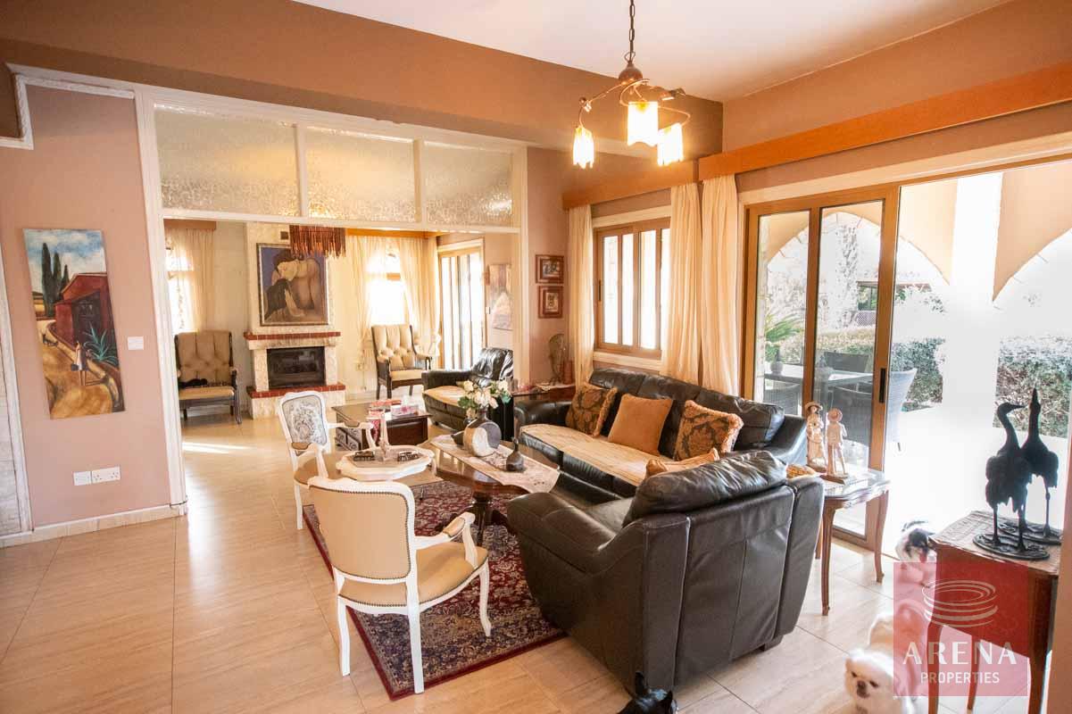 23-5-bed-villa-in-Pervolia-6045