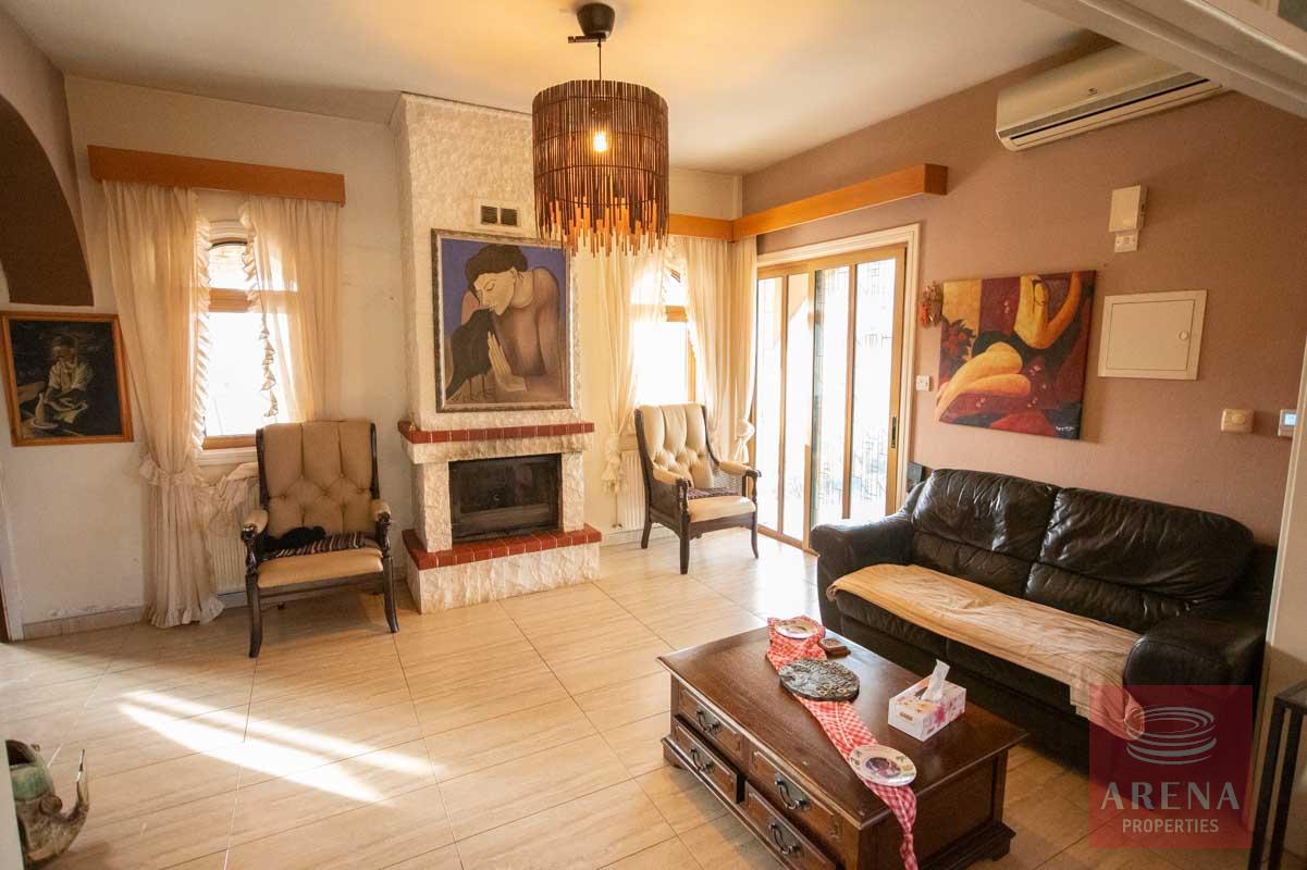 24-5-bed-villa-in-Pervolia-6045