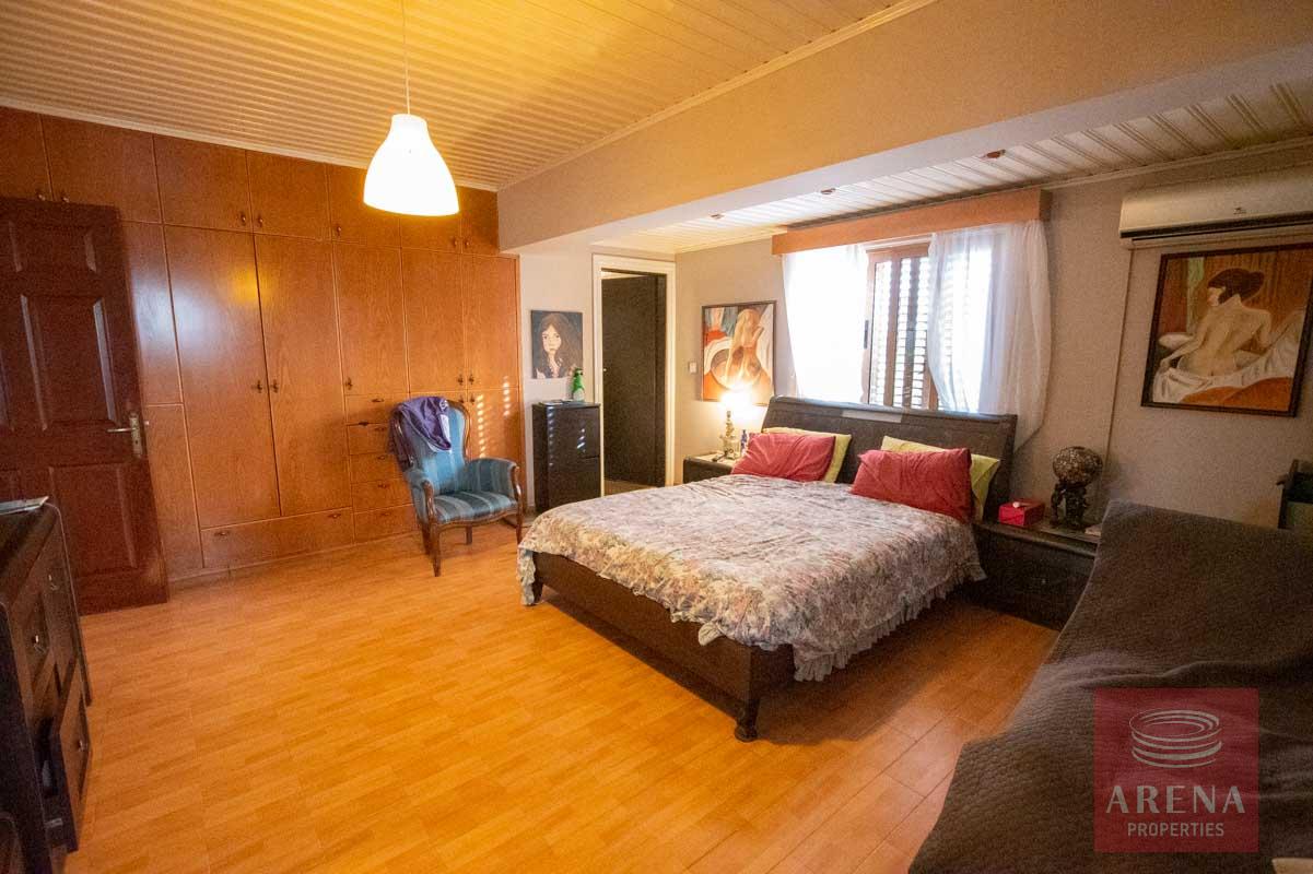 29-5-bed-villa-in-Pervolia-6045