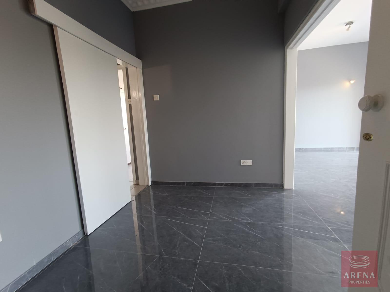 3-3-BED-APT-LARNACA-8477