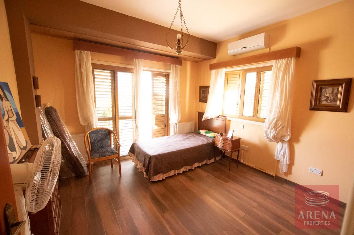 36-5-bed-villa-in-Pervolia-6045