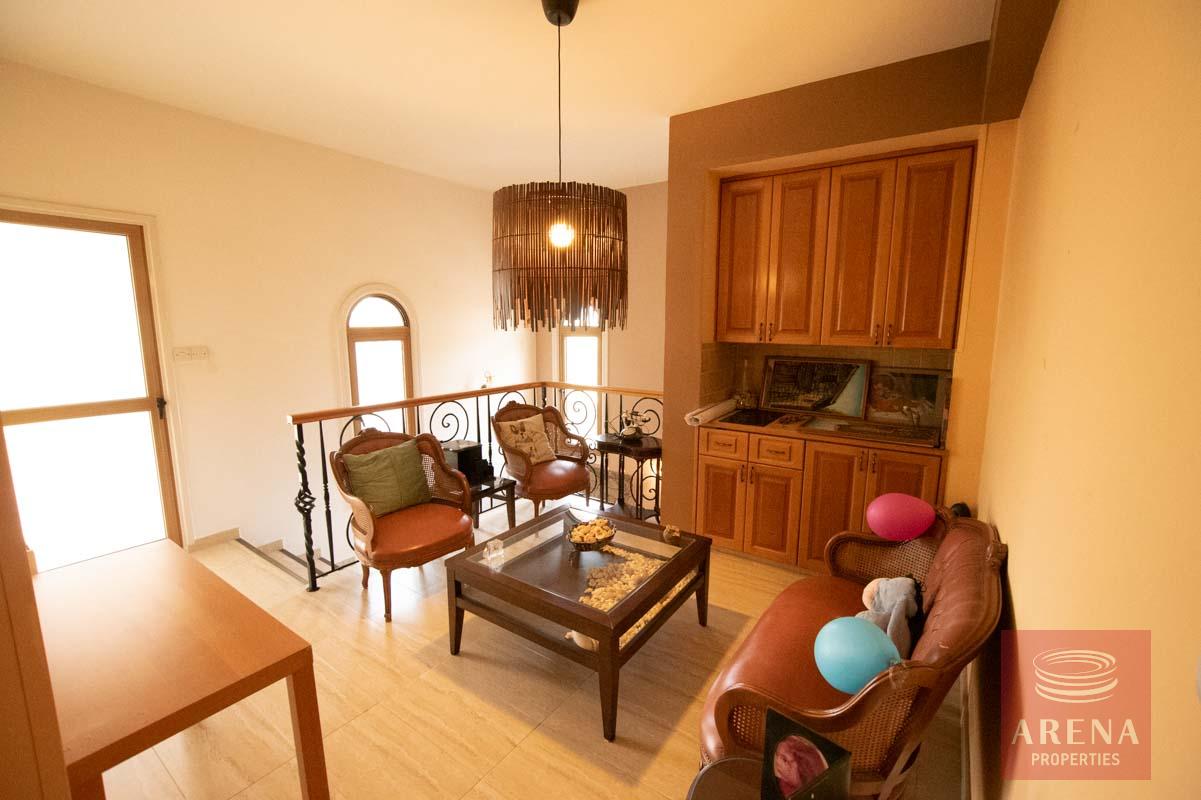 38-5-bed-villa-in-Pervolia-6045