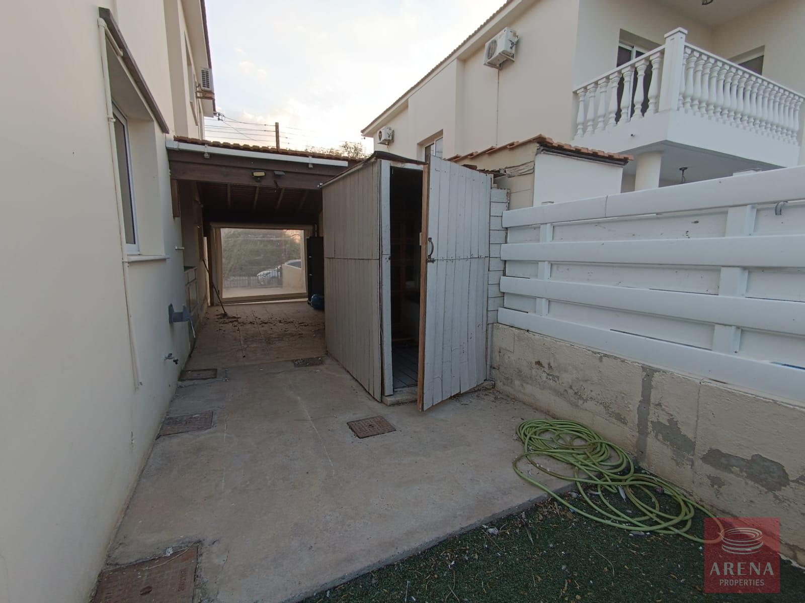 5-3-BED-VILLA-IN-PERVOLIA-8466