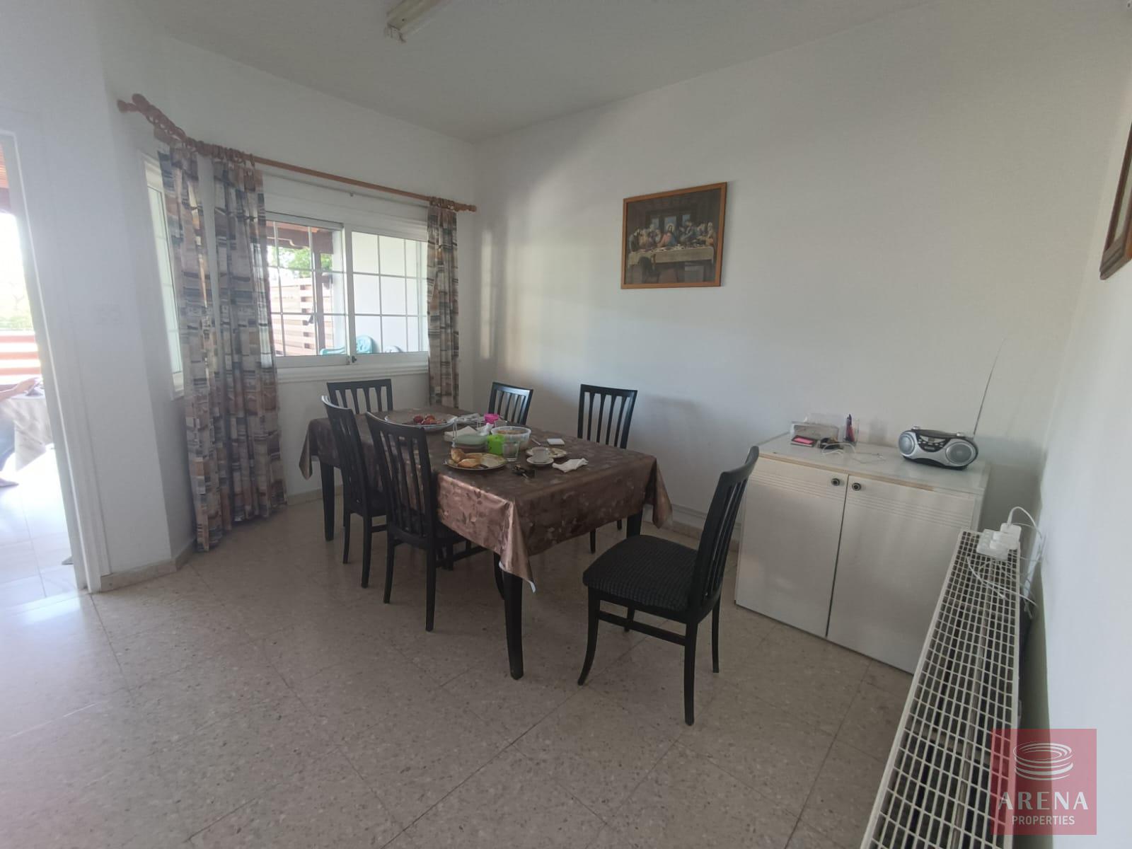 6-4-BED-HOUSE-IN-LARNACA-8013