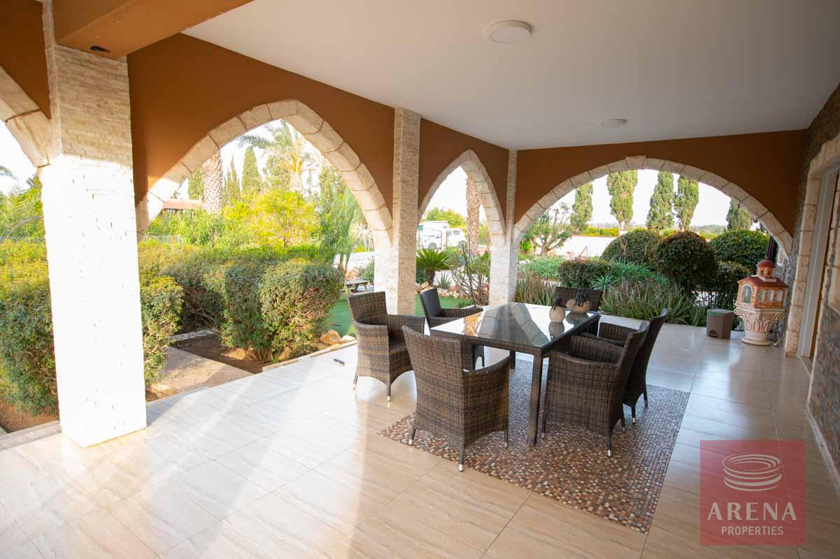 6-5-bed-villa-in-Pervolia-6045