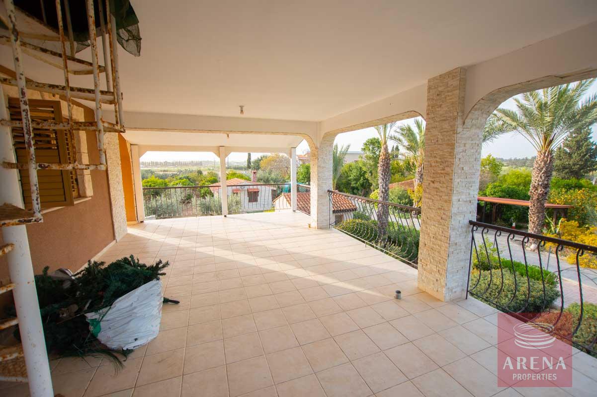 9-5-bed-villa-in-Pervolia-6045