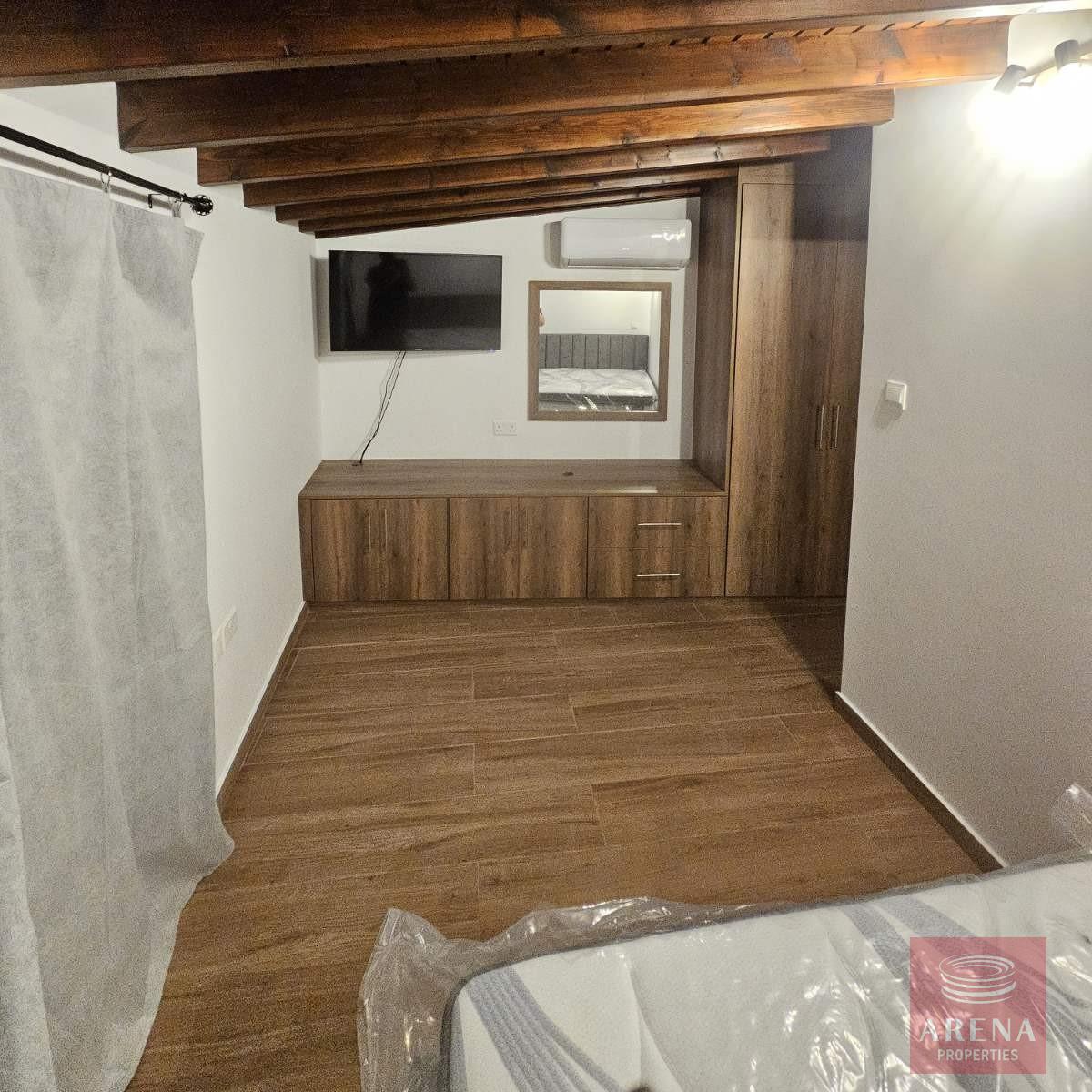 1-2-bed-house-mazotos-9280-7