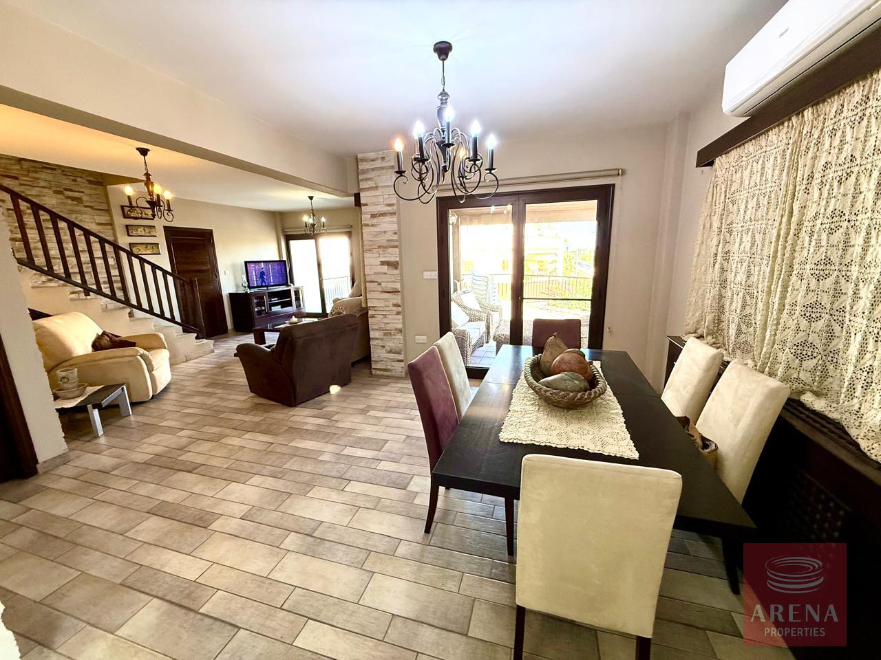 1-APT-DROSIA-10338-21