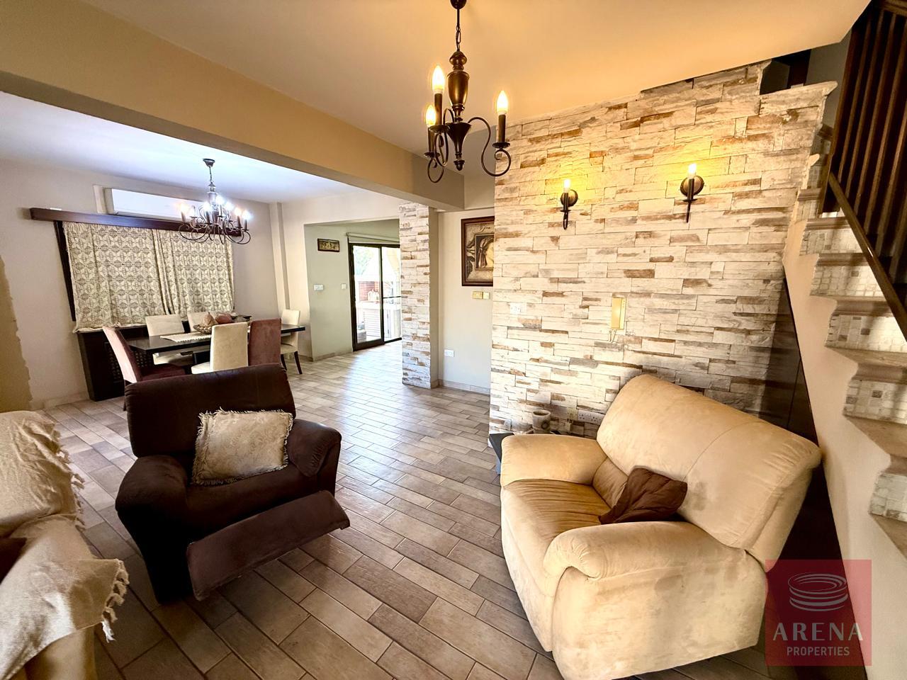 1-APT-DROSIA-10338-5