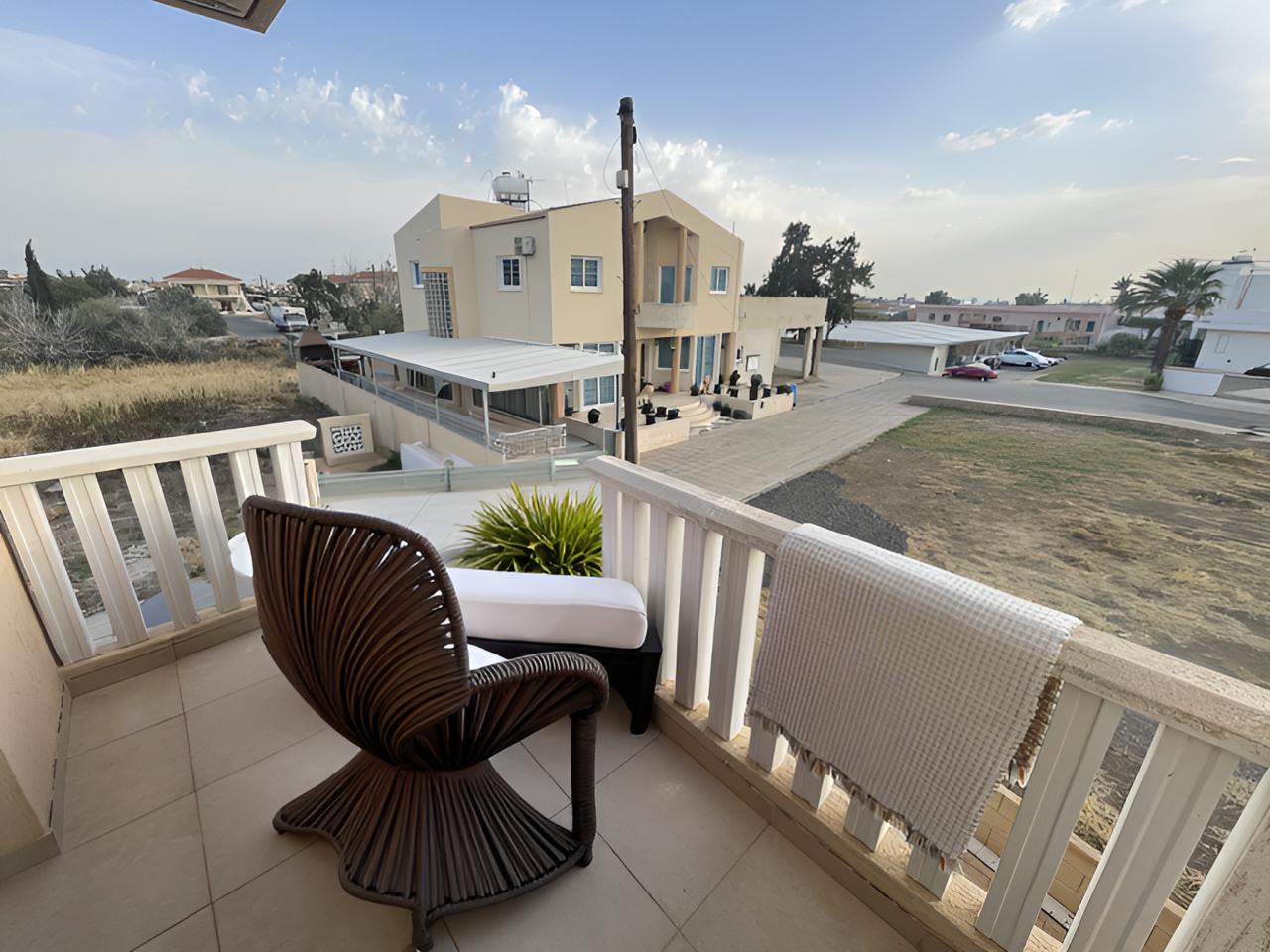 1-apt-in-kiti-9449-5