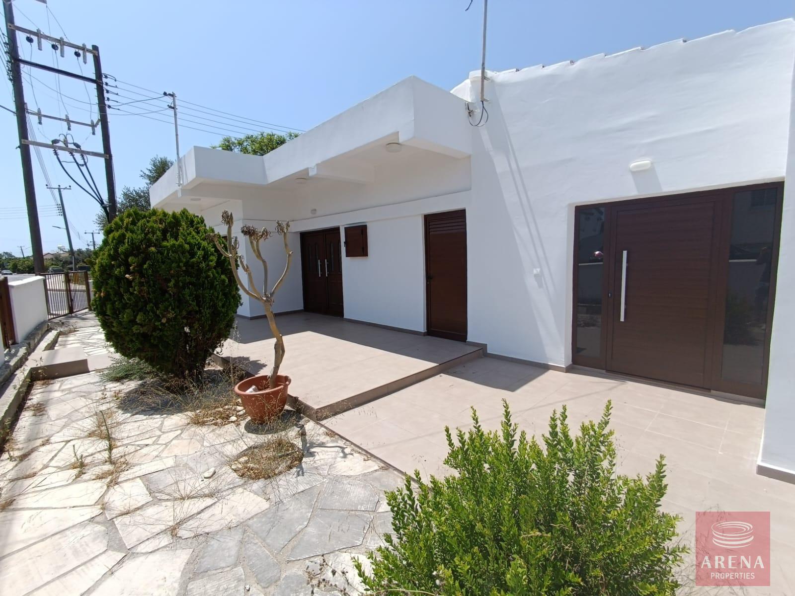 1-houses-in-pervolia-8297
