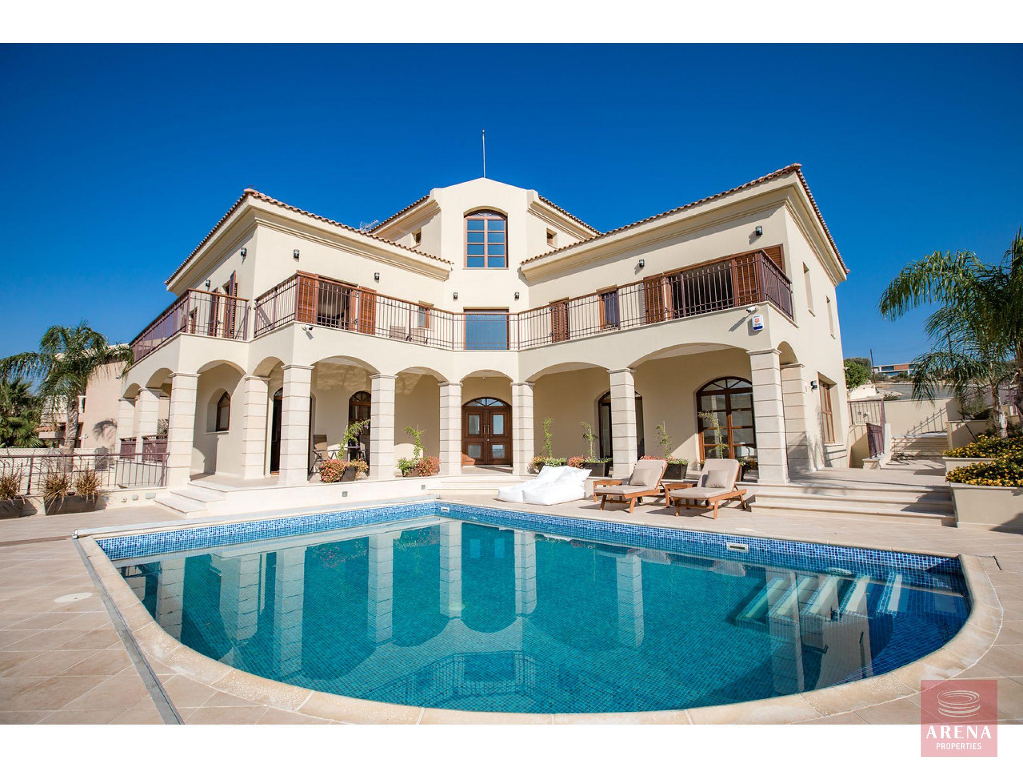 1-villa-in-germasogia