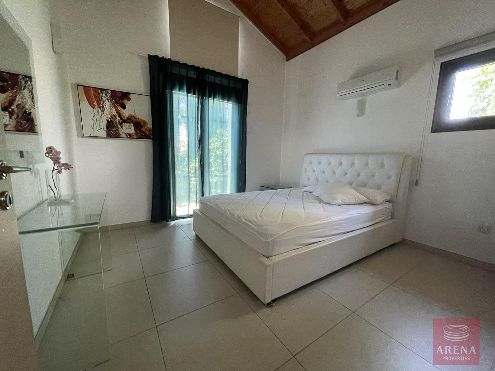 10-2-BED-BUNGALOW-IN-AYIA-THEKLA-7258