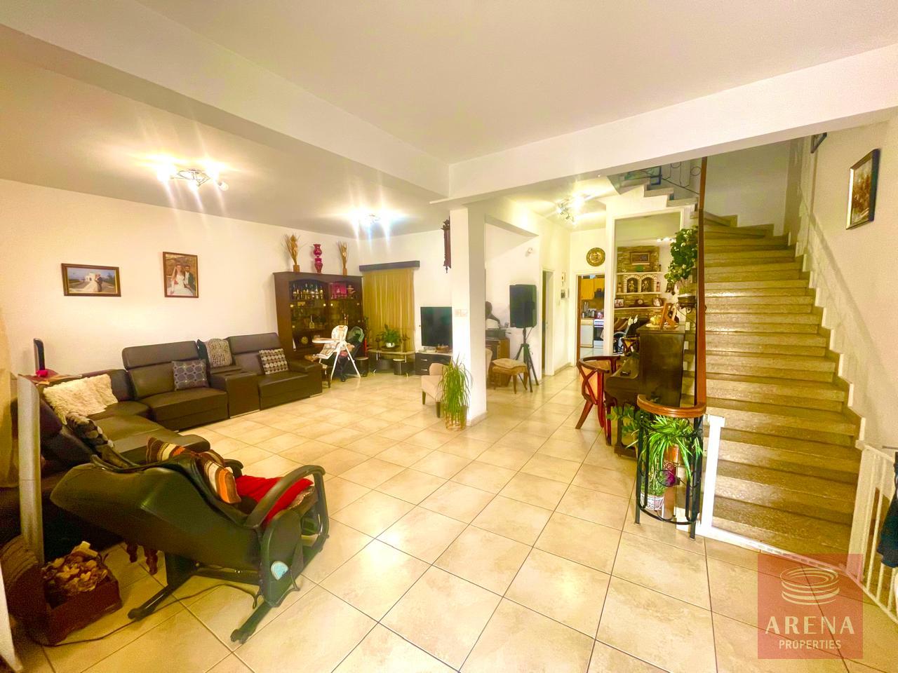 10-3-BED-TH-IN-SOTIROS-8141-1