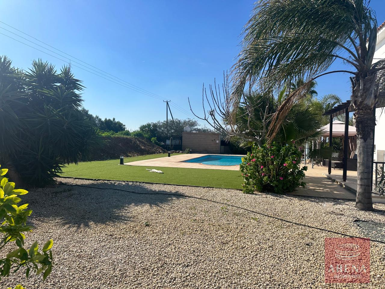 10-VILLA-FOR-RENT-IN-LIOPETRI-9223