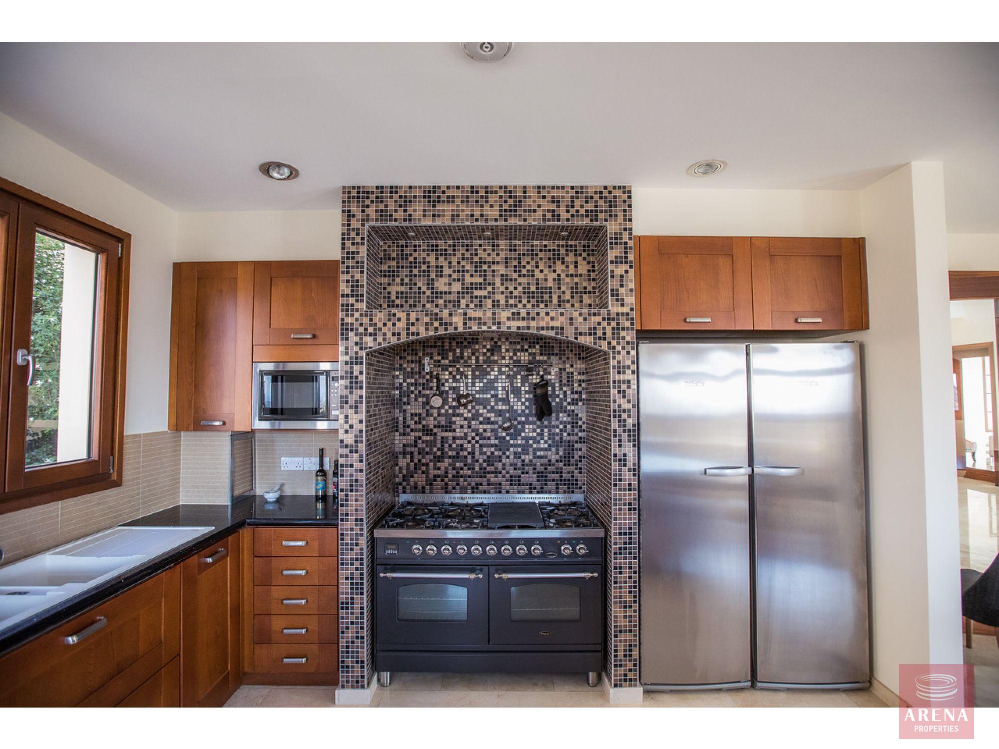 10-villa-in-germasogia