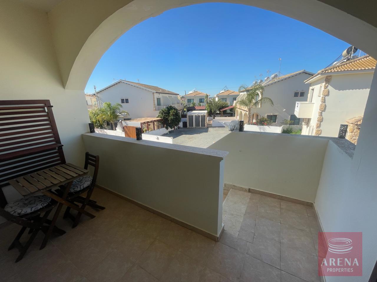 11-2-BED-APT-AVGOROU-7789