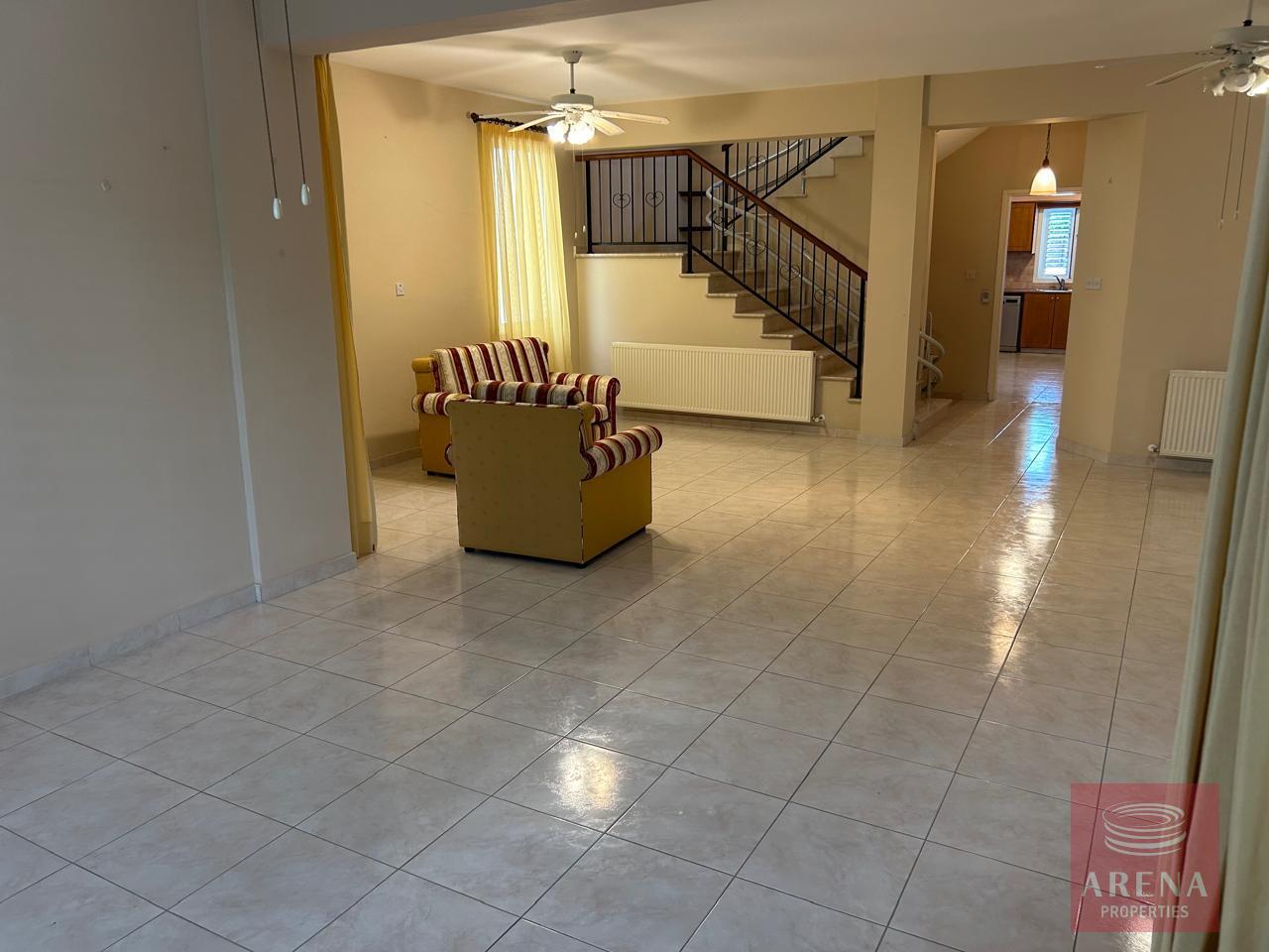 11-4-BED-VILLA-IN-ARADIPPOU-8641