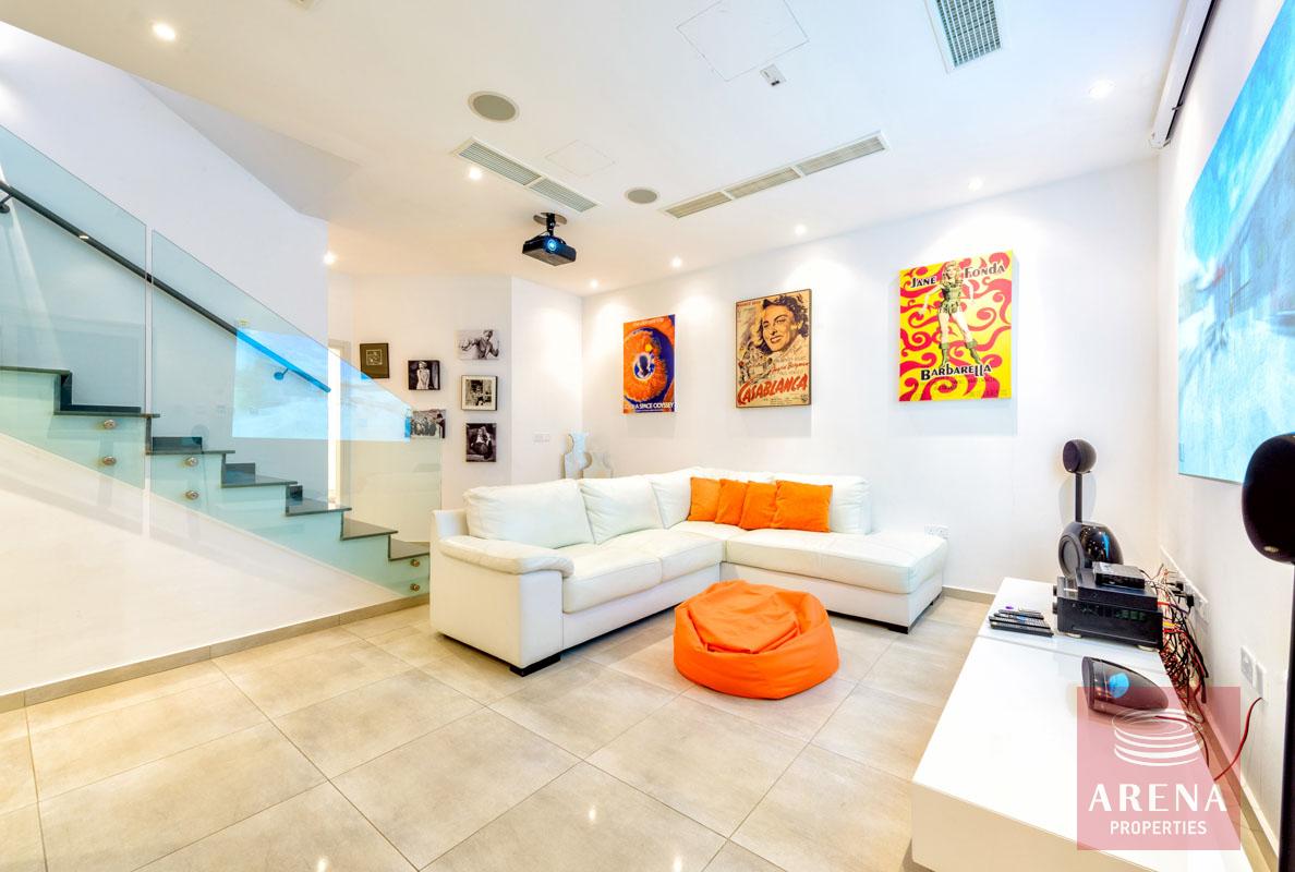 11-6-BED-VILLA-PROARAS-8444