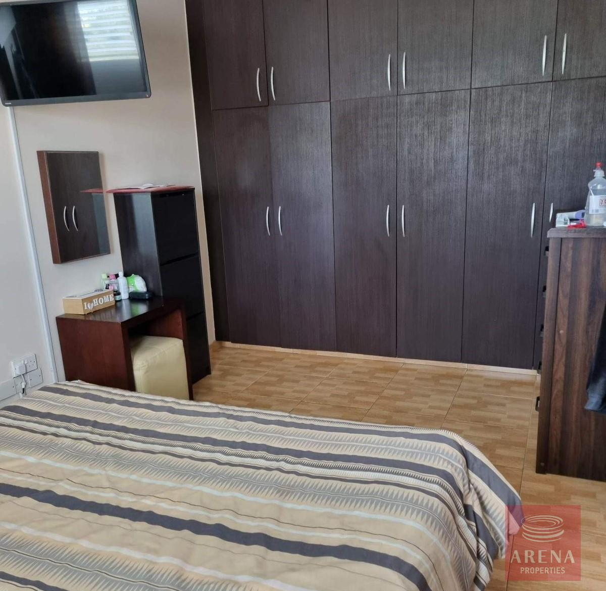 12-2-bed-apt-in-krasa-8095