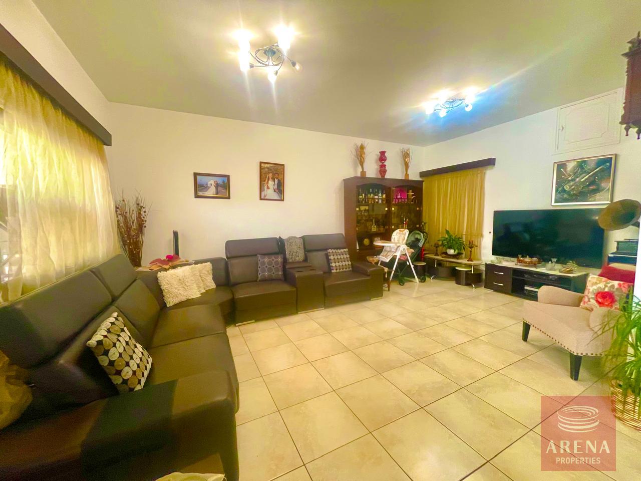 12-3-BED-TH-IN-SOTIROS-8141-1
