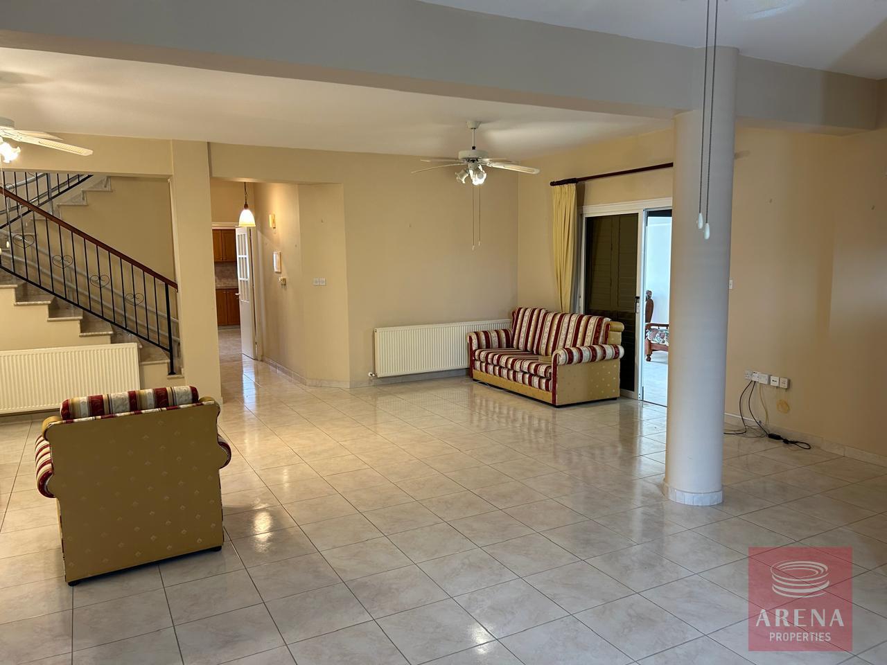 12-4-BED-VILLA-IN-ARADIPPOU-8641