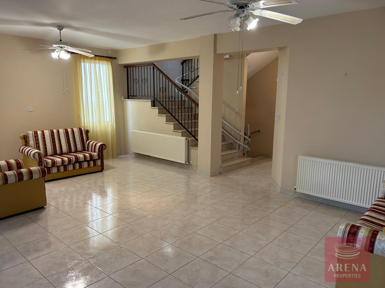 13-4-BED-VILLA-IN-ARADIPPOU-8641