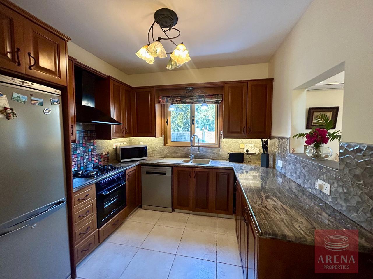 14-4-BED-VILLA-PERVOLIA-8659