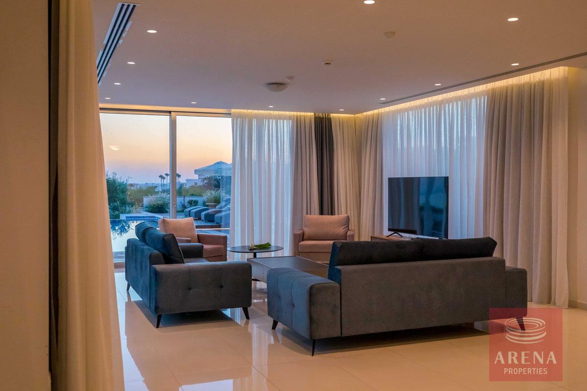 14-beautiful-villa-in-ayia-napa-7037