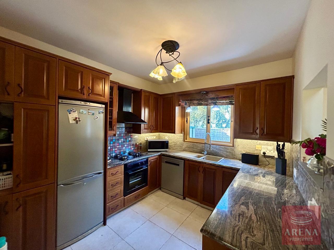 15-4-BED-VILLA-PERVOLIA-8659