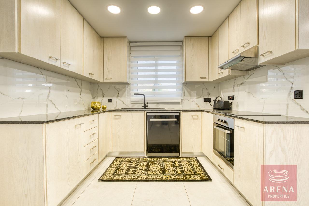 17-3-BED-VILLA-KAPPRIS-7585