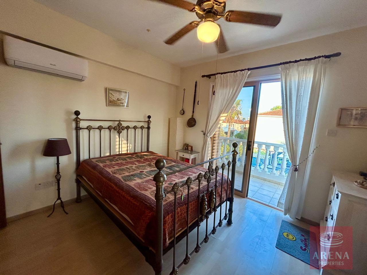 18-4-BED-VILLA-PERVOLIA-8659