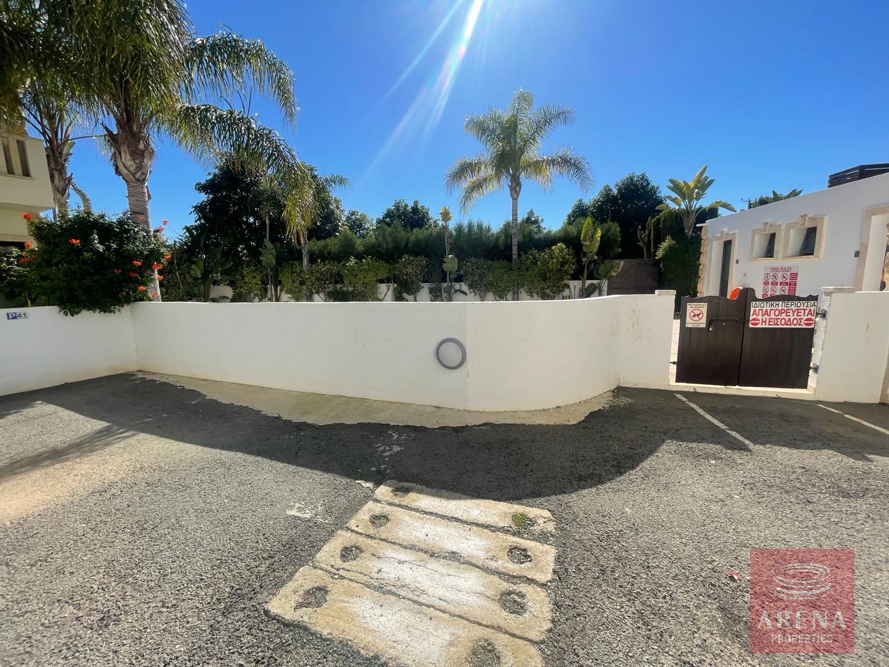 19-2-BED-APT-AVGOROU-7789