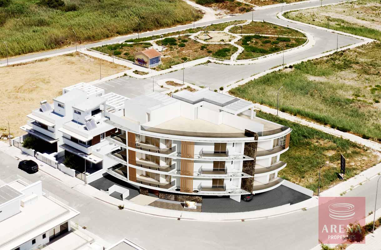 19-BUILDING-FOR-SALE-IN-LIVADIA-6848