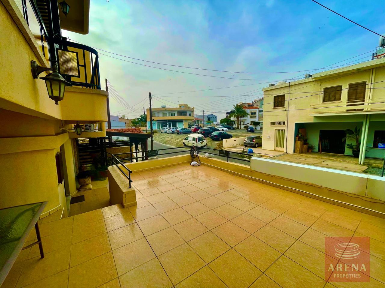 2-3-BED-TH-IN-SOTIROS-8141-1