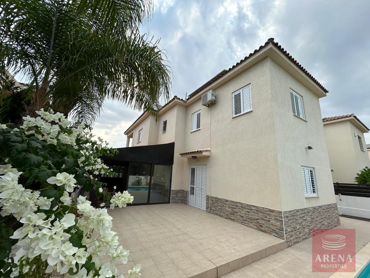 2-4-BED-VILLA-IN-ARADIPPOU-8641