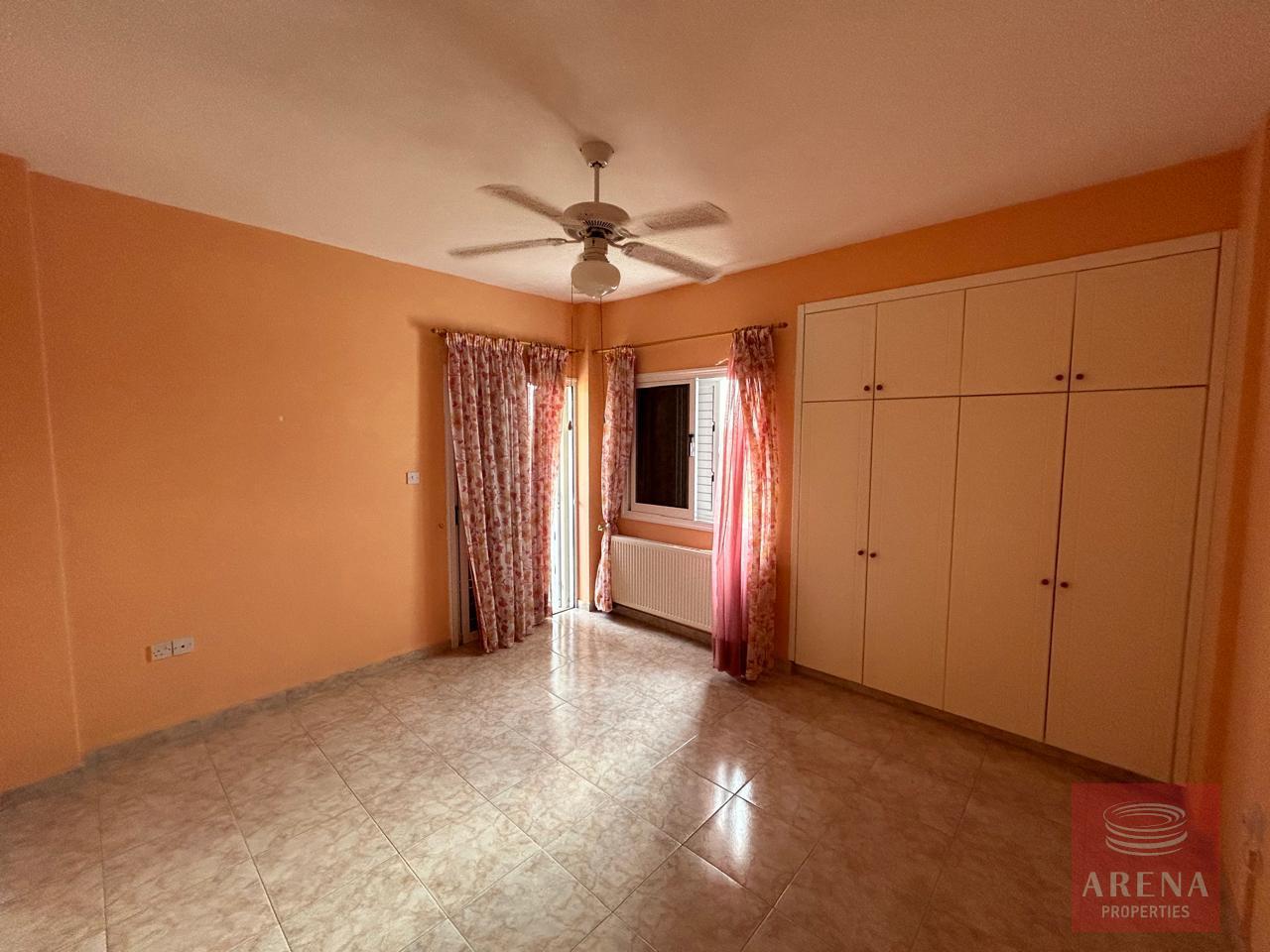 20-4-BED-VILLA-IN-ARADIPPOU-8641