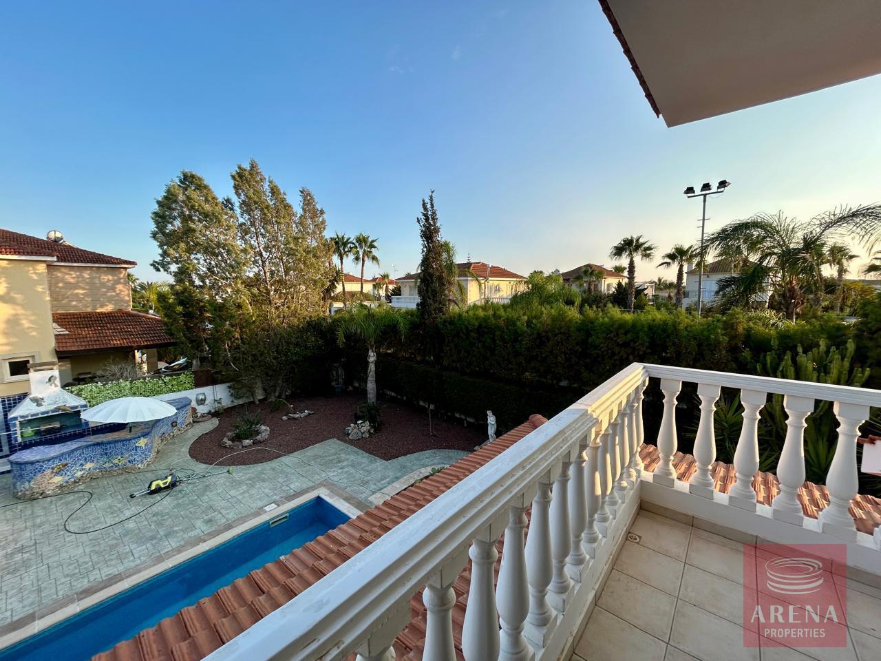 20-4-BED-VILLA-PERVOLIA-8659