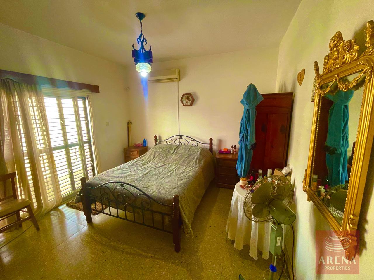 21-3-BED-TH-IN-SOTIROS-8141-1