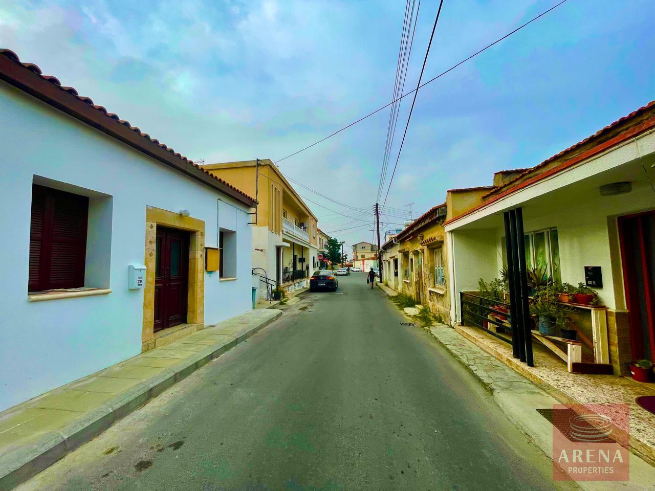 27-3-BED-TH-IN-SOTIROS-8141-1