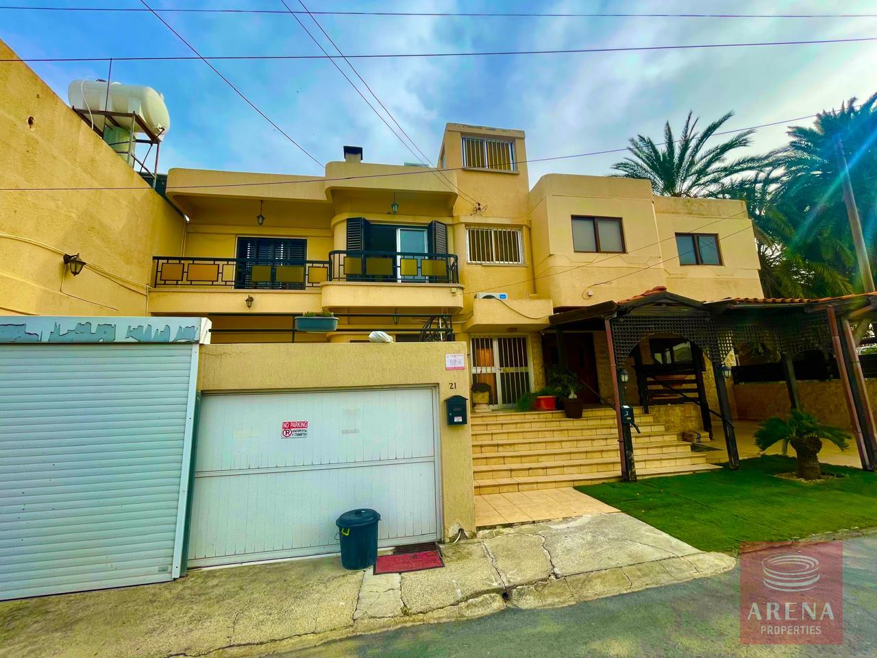 3-3-BED-TH-IN-SOTIROS-8141-1