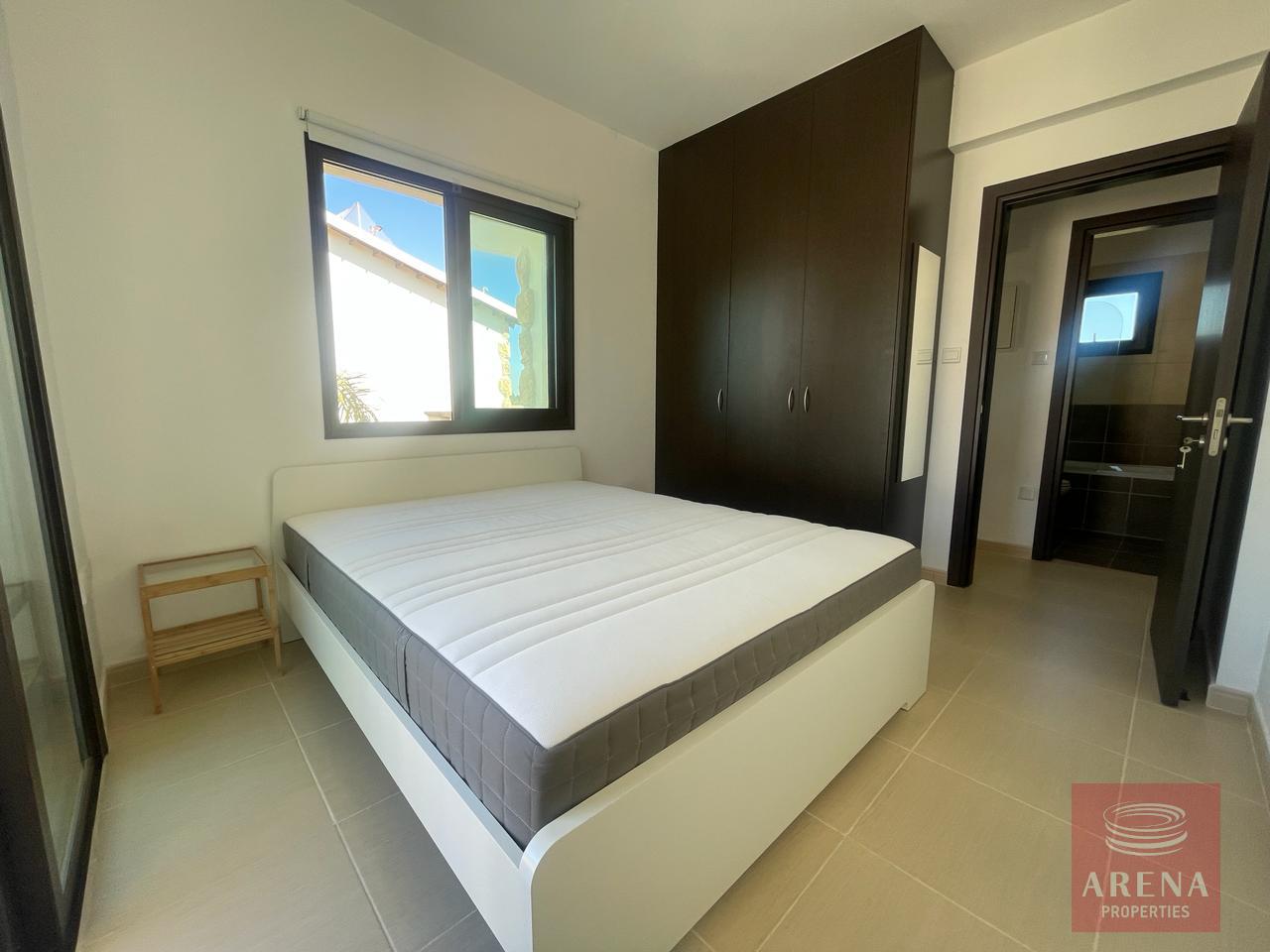 5-2-BED-APT-AVGOROU-7789