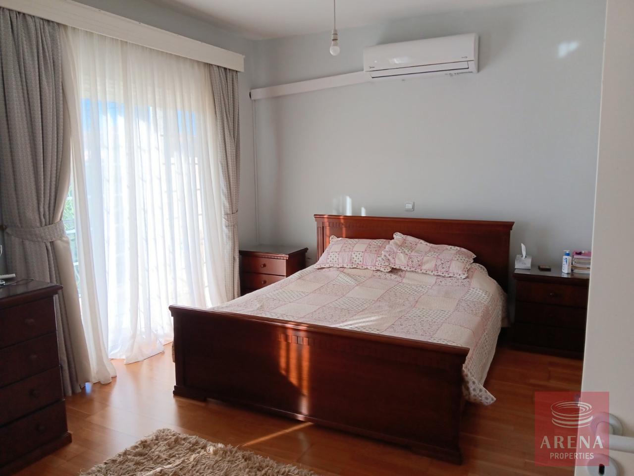 6-HOUSES-IN-KRASA-8220