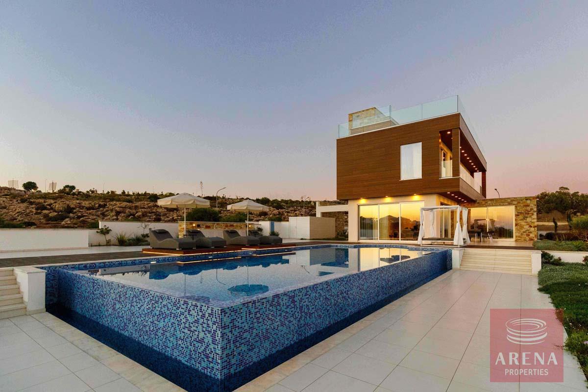 6-beautiful-villa-in-ayia-napa-7037