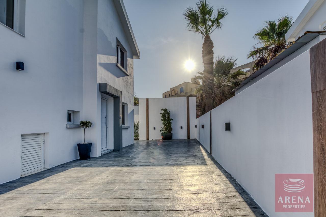 8-3-BED-VILLA-KAPPRIS-7585