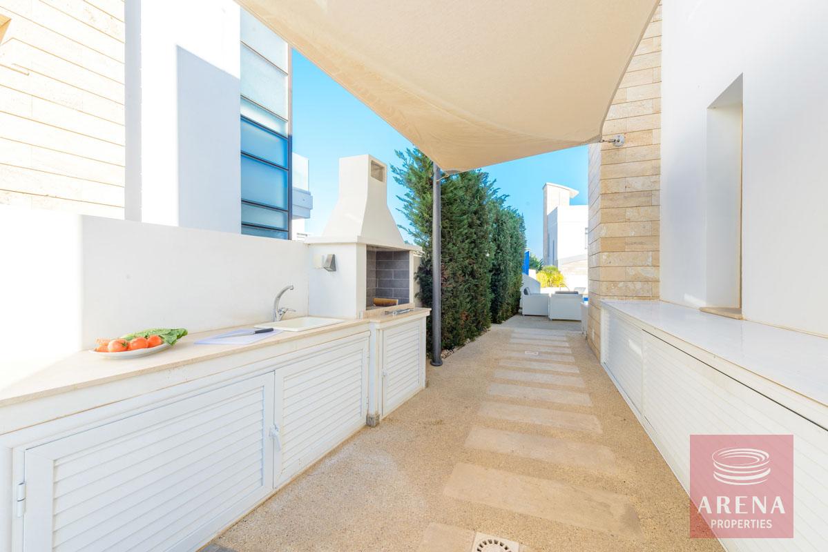 9-6-BED-VILLA-PROARAS-8444