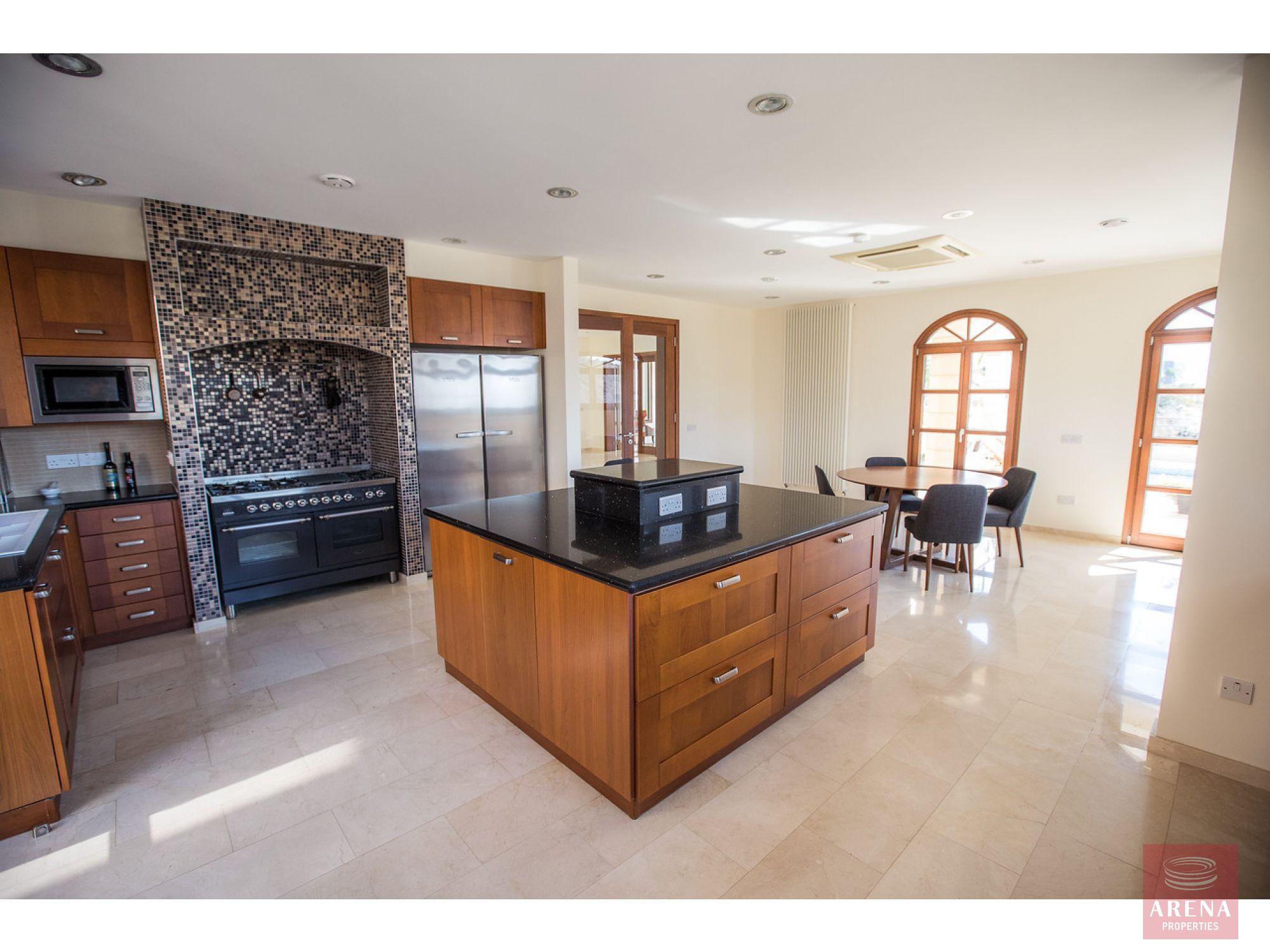 9-villa-in-germasogia