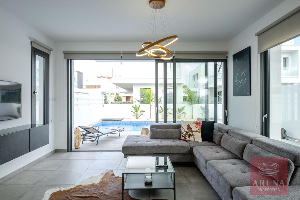 11-5-BED-VILLA-IN-DEKELIA-5641-1